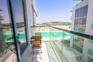 1BR Retreat by the Crystal Lagoon in District One Meydan - Dubai - 4