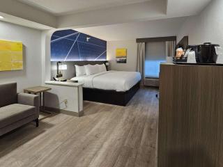 Comfort Inn & Suites - St. Louis - 8