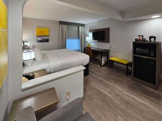 Comfort Inn & Suites - St. Louis - 6