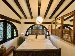 Master Bedroom in Vintage house - Petaling Jaya - 9