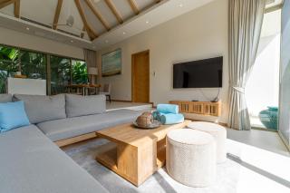Trichada Breeze 3BR Stylish Villa, 15 Min to Layan Beach - - 1