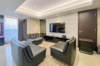 Spacious Combined Studio Apartment at Warhol (W/R) Residence By Travelio - 3