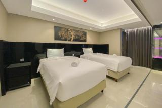 Spacious Combined Studio Apartment at Warhol (W/R) Residence By Travelio - 8