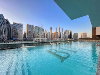 AWS Holiday Homes - Dreamful Views of the Burj - 8
