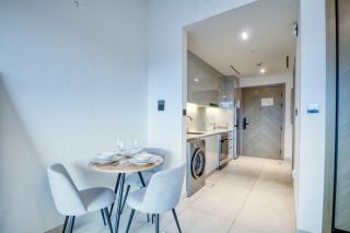 AWS Holiday Homes - Dreamful Views of the Burj - 1
