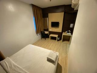 Lucky Star Hotel Near Harbour Bay Batam - 1