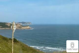 Luxury 4-Bedroom Beachfront Home with Hot Tub & Games Room - Cayton - 5