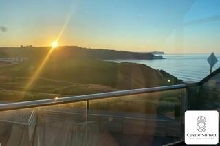 Luxury 4-Bedroom Beachfront Home with Hot Tub & Games Room - Cayton - 2