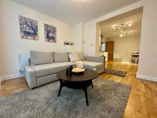 Sutherland Avenue Studios - 8
