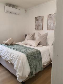 Lynwood Place - - 8