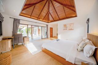 Luxury 4 Bedrooms 800 square meters of large space Private swimming pool private kitchen service Family and friends vacation - - 5