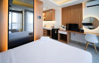 New and Cozy Studio at 88 Avenue Apartment By Travelio - Surabaya - 9