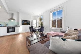 Luxury 4 Bedroom Flat with Stunning Shard View from Terrace in Central London! Next to station, Sleeps 9 - Londra - 2