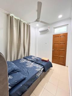 Homestay Kubang Kerian Pinggiran Universiti HUSM, Kelantan - 0