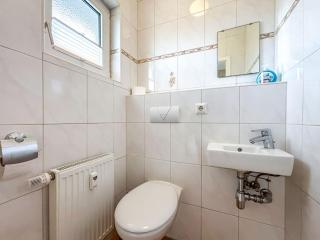 Ferienhaus mit Küche, Garten und Smart-TV - Emden - 4