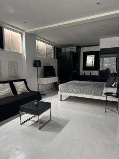 Minimalist apartment long term - 8