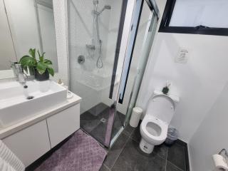 Luxurious stay at Doncaster East - 3