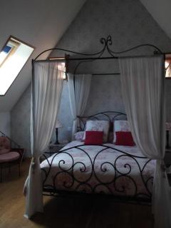 Le Clos des Tilleuls D Day Home, Chambres d'hôtes, Suite avec Sauna Privatif, Suite avec balnéothérapie privative, en supplément option SPA bain à remous - La Vendelée - 8
