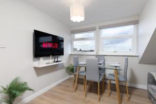 2 Bedroom Serviced Apartment Coventry - Parkside - 9