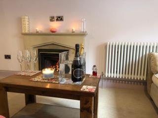 Cosy Cottage, Market Square View, Grade 2 Listed! - Masham - 2