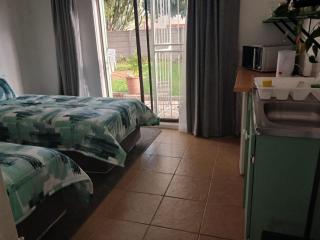 The Garden Cottage - 4