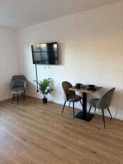 Union Suite Apartment Near Train Station - 1