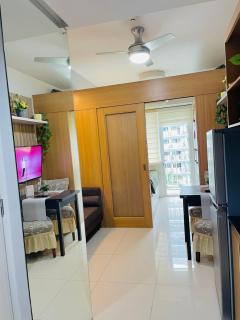 Icy Staycation in Shell Residences - Manila - 1