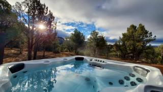 White Cliffs Vista Panoramic Views Hot Tub NPs - Orderville - 1