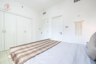Cozy Old Town 2-Bed Apartment with Burj Khalifa Views 202RH-2 - 9