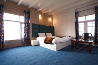 ApriQuince Lodge - Tangmarg - 0
