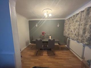 Holiday home - Luton - 7