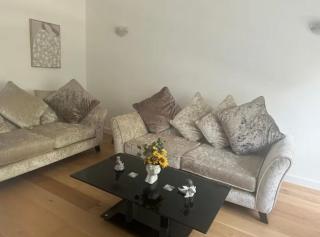 Calm & Cozy Stay in Calderstones Area - 7