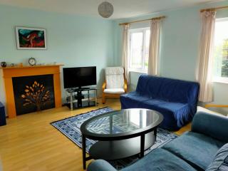 Convenient 2 Bedroom Flat - 4