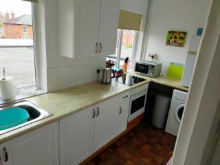 Convenient 2 Bedroom Flat - 3