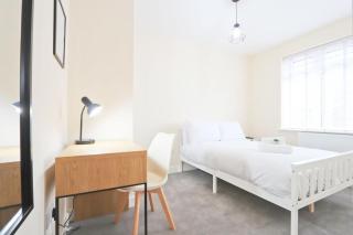 Fishponds 6 bedroom House - Bristol - 1