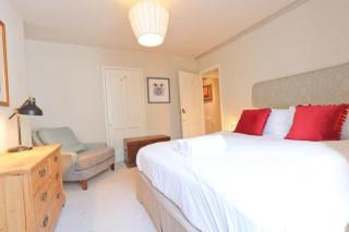 Charlotte's charming clifton flat - 3