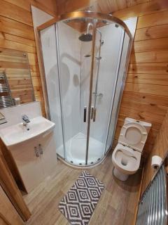 The Woodland Cabin - 8