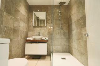 Two bedroom meridian place - Bristol - 8
