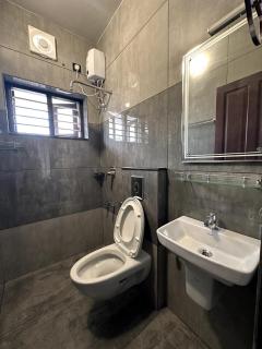 G 5 Gayathri Enclave 2 Bedroom Fully Furnished Apt - Trivandrum - 5