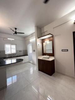 G 5 Gayathri Enclave 2 Bedroom Fully Furnished Apt - Trivandrum - 2