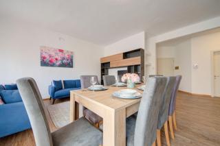Sliema Exclusive 4-Bedroom Side Seaviews Apartments By ShortLetsMalta - Sliema - 7