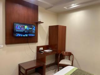 Hotel Sapphire Dx 1 Minutes Walking Distance From New Delhi Railway Station - 4