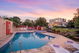 Rajgarh Villa - 6BHK with PVT Pool - Gundipet - 0