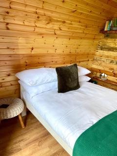 Cedar Pod, Clay Bank Huts - 4