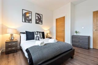 Luxury 1-Bed Apartment in Complex, Guests 3, Netflix & Parking Included, JQ - 0