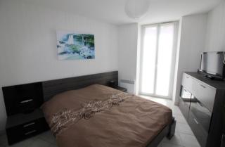 A 2 pas de la place du pin et port! - 0