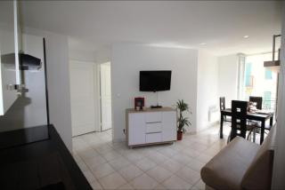 A 2 pas de la place du pin et port! - 4