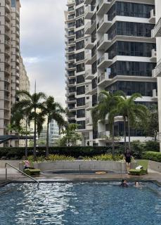 1BR Condo Near Venice Canal & BGC with Great View - 20k - 1