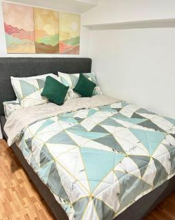 HiYara Loft - GA Tower 2, beside MRT BONI Station - Manila - 1