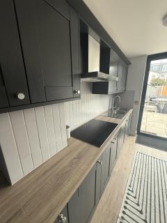 Buxton Road Suites - 2